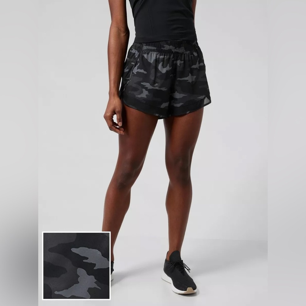 Athleta Printed Mesh Racer Run Short 4”